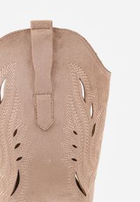 Born2be - Ciemnobeżowe Botki Typu Kowbojki VICES na Obcasie z Ażurową Cholewką Eranata. Okazja: na co dzień. Kolor: beżowy. Materiał: jeans. Szerokość cholewki: normalna. Wzór: ażurowy. Obcas: na obcasie. Styl: casual, elegancki, klasyczny. Wysokość obcasa: średni #6