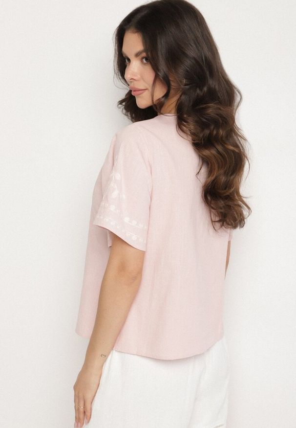 Born2be - Różowa Koszula Bawełniana z Ozdobnymi Haftami Kolalisa. Okazja: na spotkanie biznesowe, na plażę. Kolor: różowy. Materiał: bawełna. Wzór: haft. Styl: biznesowy, klasyczny