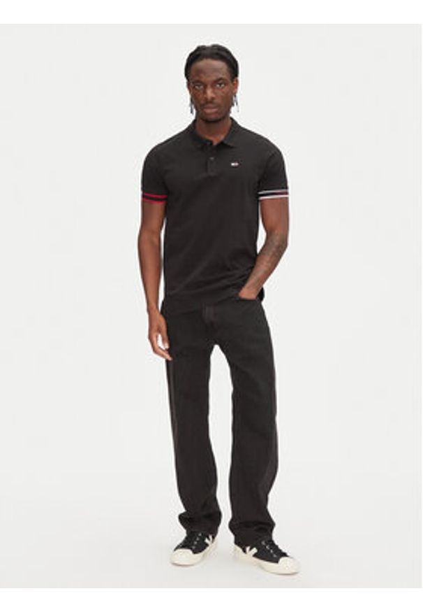 Tommy Jeans Polo Flag Cuff DM0DM21306 Czarny Slim Fit. Typ kołnierza: polo. Kolor: czarny. Materiał: bawełna