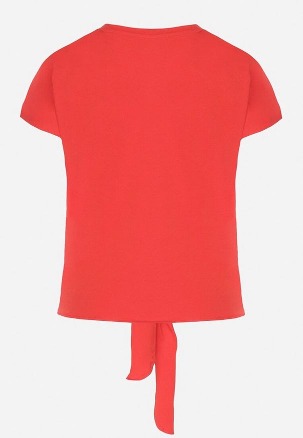 Born2be - Czerwony T-shirt z Bawełny z Ozdobnym Wiązaniem Sunitra. Okazja: na co dzień. Kolor: czerwony. Materiał: bawełna. Sezon: wiosna, lato. Styl: klasyczny, casual