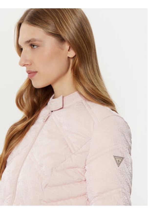 Guess Kurtka puchowa W5RL00 WGV30 Różowy Regular Fit. Kolor: różowy. Materiał: syntetyk