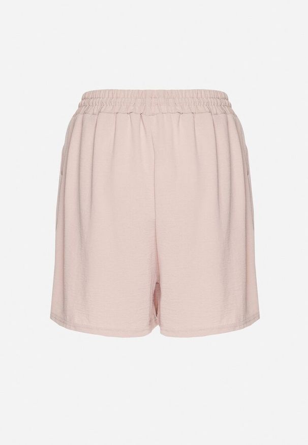 Born2be - Beżowe Szorty z Wiskozą i Wysokim Stanem Puvea. Okazja: na co dzień. Stan: podwyższony. Kolor: beżowy. Materiał: wiskoza. Styl: casual, klasyczny