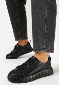 Born2be - Czarne Skórzane Sneakersy na Platformie Peuria. Kolor: czarny. Materiał: skóra. Obcas: na platformie #5