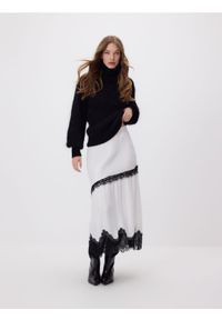 Reserved - Spódnica z wiskozy z koronką - wielobarwny. Materiał: wiskoza, koronka. Wzór: koronka #1