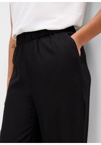 bonprix - Spodnie z wiskozy z wygodnym paskiem. Kolor: czarny. Materiał: wiskoza. Wzór: paski #2