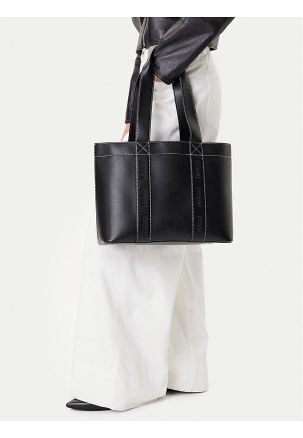 Hugo - HUGO Torebka Becky Up 50547491 Czarny. Kolor: czarny. Materiał: skórzane