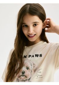 Reserved - T-shirt z nadrukiem - kremowy. Kolor: kremowy. Materiał: bawełna. Wzór: nadruk