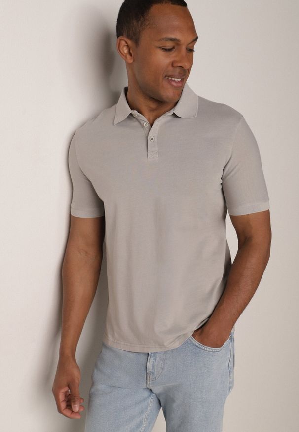 Born2be - Szara Gładka Koszulka Polo o Klasycznym Kroju Sinopea. Okazja: na co dzień, do pracy, na spotkanie biznesowe. Typ kołnierza: polo. Kolor: szary. Materiał: jeans. Wzór: gładki. Styl: klasyczny