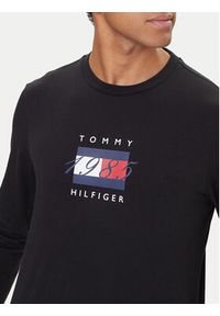 TOMMY HILFIGER - Tommy Hilfiger Longsleeve Linear Flag MW0MW41497 Czarny Regular Fit. Kolor: czarny. Materiał: bawełna. Długość rękawa: długi rękaw