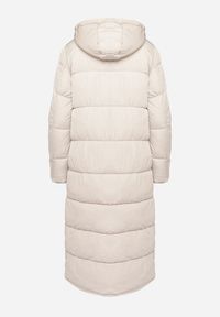 Born2be - Jasnobeżowa Pikowana Kurtka o Długim Kroju z Kapturem i Ściągaczami przy Rękawach Sassira. Okazja: na spacer, na co dzień. Typ kołnierza: kaptur. Kolor: beżowy. Materiał: jeans. Długość: długie. Styl: casual, elegancki #5