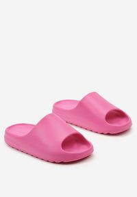 Born2be - Fuksjowe Klapki z Pianki na Płaskiej Podeszwie z Szerokim Paskiem Forara. Okazja: na plażę, na co dzień. Kolor: różowy. Materiał: len. Sezon: lato. Obcas: na płaskiej podeszwie. Styl: casual, elegancki #4