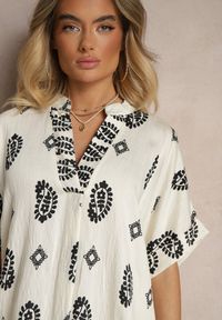 Renee - Czarno-Kremowa Sukienka z Wiskozy w Stylu Boho o Pudełkowym Kroju z Rozcięciami Virbia. Okazja: na co dzień. Typ kołnierza: dekolt w serek. Kolor: czarny. Materiał: wiskoza. Długość rękawa: krótki rękaw. Styl: boho #5
