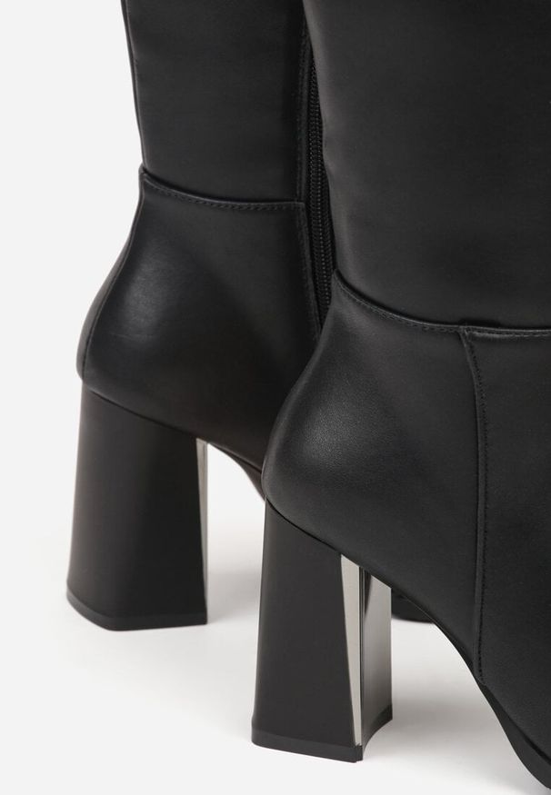 Born2be - Czarne Skórzane Kozaki VICES do Kolana na Słupku z Metaliczną Wstawką Zenalia. Okazja: do pracy. Zapięcie: pasek. Kolor: czarny. Materiał: skóra. Obcas: na słupku. Styl: elegancki, klasyczny