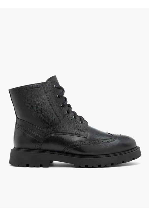 Ryłko - Czarne skórzane trzewiki z perforacjami. Zapięcie: zamek. Kolor: czarny. Materiał: skóra. Szerokość cholewki: normalna. Styl: klasyczny, street