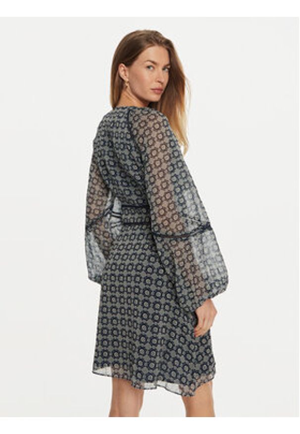 Guess Sukienka codzienna Yvette W4BK29 WDW82 Niebieski Regular Fit. Okazja: na co dzień. Kolor: niebieski. Materiał: syntetyk. Typ sukienki: proste. Styl: casual