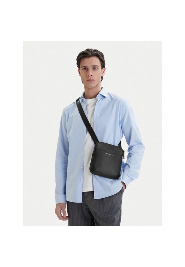 Saszetka Armani Exchange. Kolor: czarny