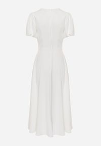 Born2be - Biała Elegancka Sukienka VICES o Rozkloszowanym Kroju z Krótkim Rękawem Aezith. Okazja: na komunię, na wesele, na ślub cywilny. Kolor: biały. Długość rękawa: krótki rękaw. Typ sukienki: proste, rozkloszowane. Styl: elegancki #6