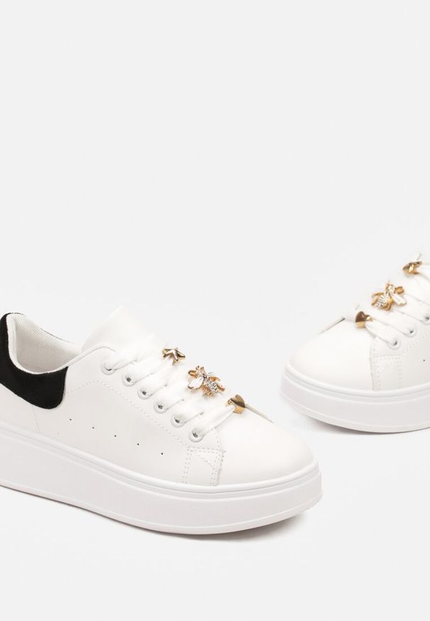 Born2be - Biało-Czarne Sneakersy na Grubej Podeszwie z Metaliczną Wstawką Staneva. Okazja: na co dzień. Kolor: biały