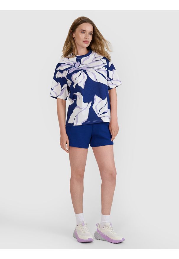 4f - 4F T-shirt oversize z nadrukiem damski - multikolor L. Okazja: na co dzień. Kolor: wielokolorowy. Materiał: jersey, tkanina, dzianina, bawełna, materiał. Długość rękawa: krótki rękaw. Długość: krótkie. Wzór: nadruk. Styl: sportowy, klasyczny, casual