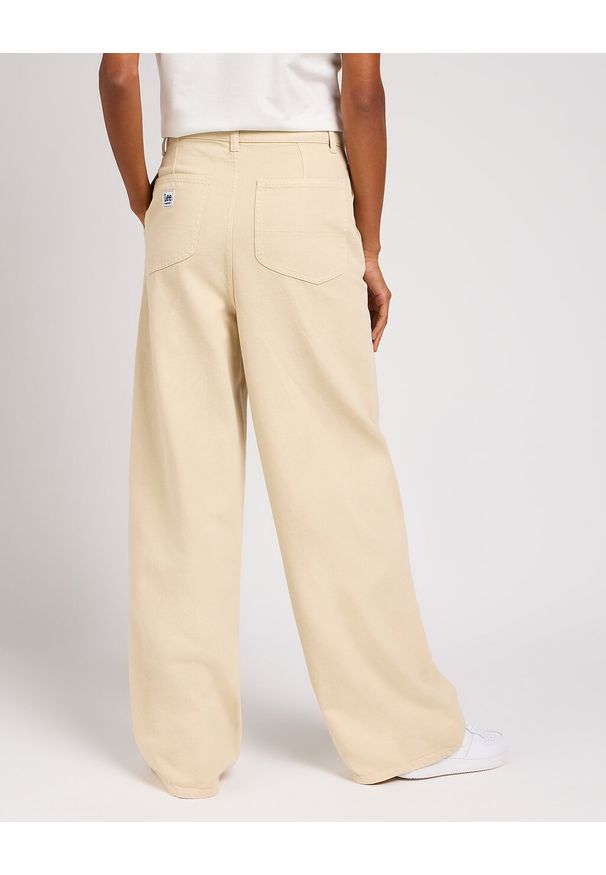 Lee - LEE CHINO RELAXED DAMSKIE SPODNIE MATERIAŁOWE MATERIAŁ GREIGE 112349015 L34M016112. Materiał: materiał