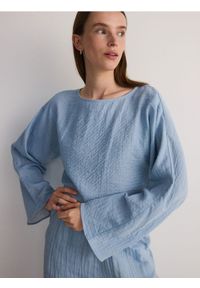 Reserved - Muślinowa bluzka - jasnoniebieski. Kolor: niebieski. Materiał: bawełna. Długość: krótkie #1