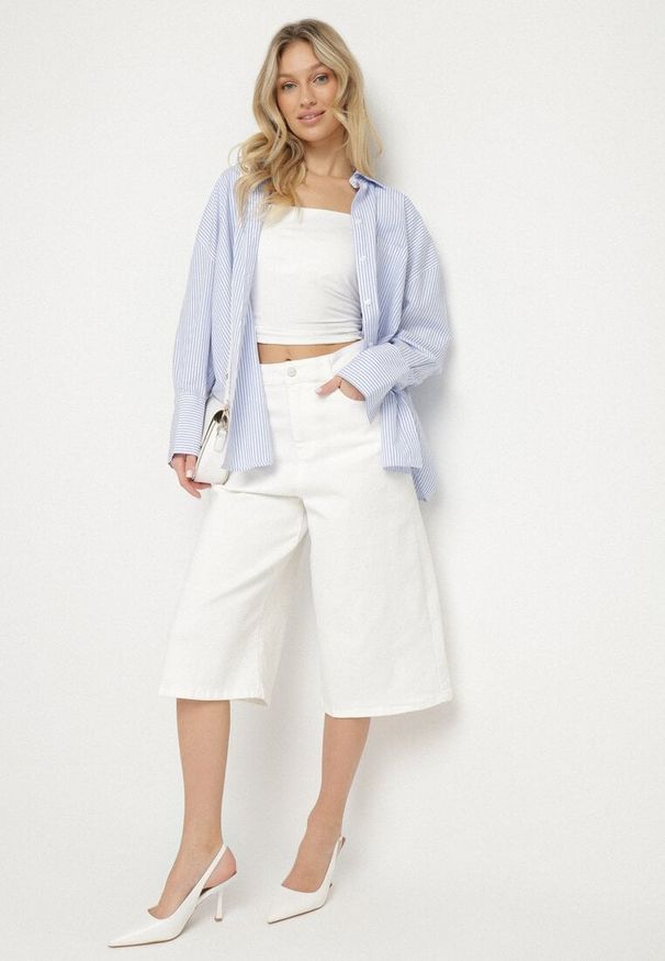 Born2be - Białe Szorty Jeansowe Typu Bermudy z Wysokim Stanem Sonathra. Okazja: na co dzień. Stan: podwyższony. Kolor: biały. Materiał: jeans. Styl: klasyczny, casual, elegancki