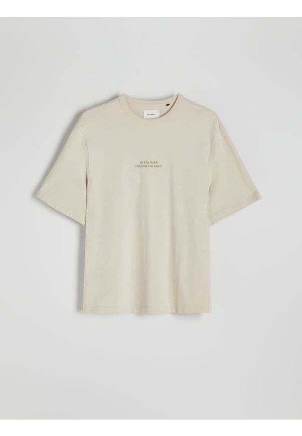 Reserved - T-shirt relaxed fit z nadrukiem - beżowy. Kolor: beżowy. Materiał: bawełna. Wzór: nadruk