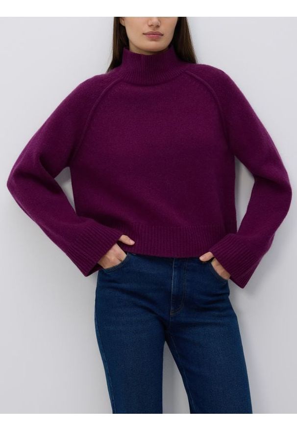 Reserved - Wełniany sweter z golfem - burgundowy. Typ kołnierza: golf. Kolor: czerwony. Materiał: wełna