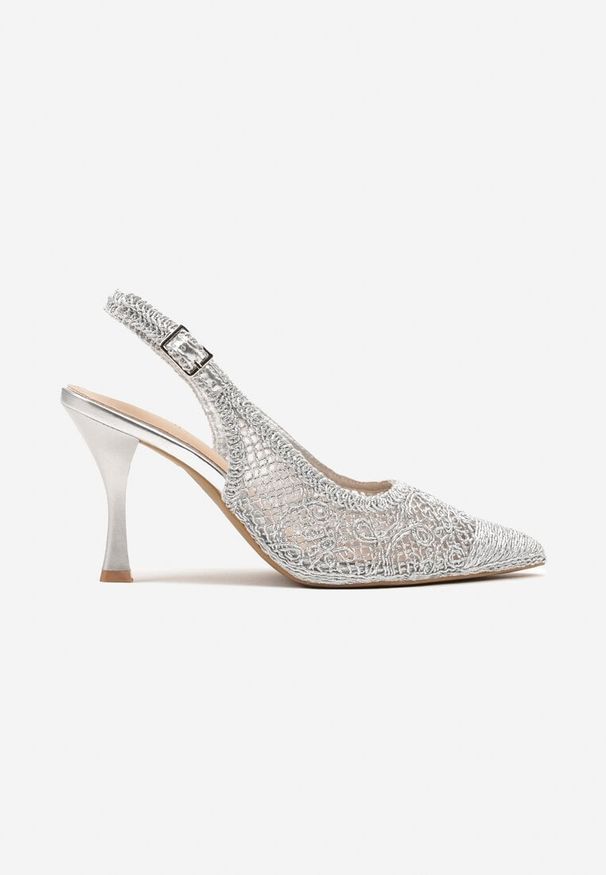 Renee - Srebrne Sandały na Szpilce Typu Slingback Ozdobione Siateczką Aranalia. Okazja: na co dzień. Zapięcie: sprzączka. Kolor: srebrny. Materiał: jeans. Wzór: aplikacja. Obcas: na szpilce. Styl: elegancki, casual