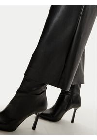Joseph Ribkoff Spodnie z imitacji skóry 243042 Czarny Loose Fit. Kolor: czarny. Materiał: skóra #5