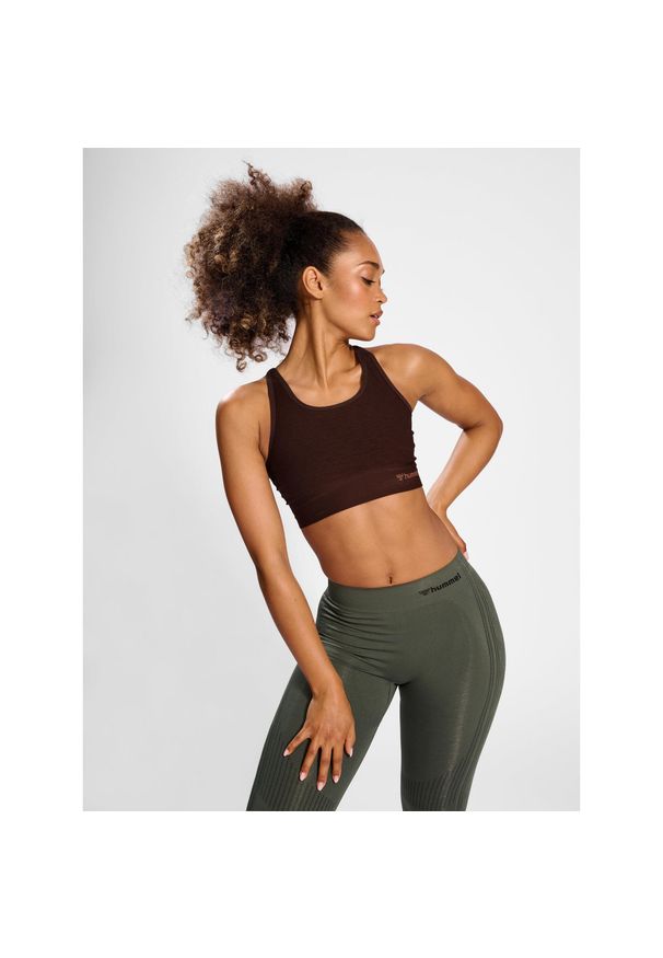 Bezszwowy biustonosz dla kobiet Hummel Focus. Kolor: brązowy. Sport: fitness