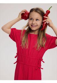 Reserved - Strukturalny kombinezon - intensywny róż. Kolor: różowy. Materiał: dzianina #1