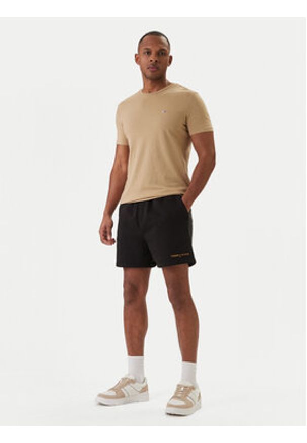 Tommy Jeans Szorty sportowe Contrast Linear DM0DM22697 Czarny Regular Fit. Kolor: czarny. Materiał: bawełna. Styl: sportowy