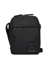 Calvin Klein Saszetka Utility Emblem Reporter LV04D3303G Czarny. Kolor: czarny. Materiał: materiał #1
