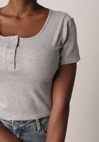 Born2be - Szary Prążkowany Top Bawełniany z Guzikami przy Dekolcie Nedera. Okazja: na co dzień. Kolor: szary. Materiał: prążkowany, bawełna. Styl: casual, klasyczny #8