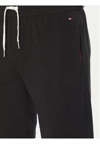 TOMMY HILFIGER - Tommy Hilfiger Szorty sportowe UM0UM03364 Czarny Regular Fit. Kolor: czarny. Materiał: bawełna. Styl: sportowy #3