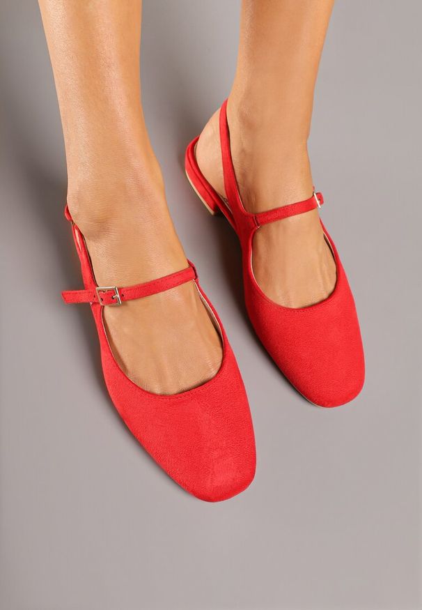 Renee - Czerwone Sandały Slingback Vices z Wkładką ze Skóry Naturalnej Sovritia. Okazja: na co dzień, do pracy, na spotkanie biznesowe. Zapięcie: pasek. Kolor: czerwony. Materiał: skóra. Sezon: lato. Obcas: na płaskiej podeszwie. Styl: biznesowy, klasyczny, casual, elegancki