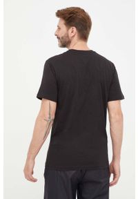 Helly Hansen t-shirt HH LOGO T-SHIRT męski kolor czarny z aplikacją 33979. Okazja: na co dzień. Kolor: czarny. Materiał: dzianina. Wzór: aplikacja. Styl: casual #5