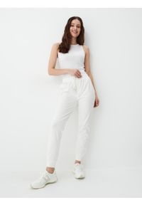 Mohito - Białe spodnie dresowe - Kremowy. Kolor: kremowy. Materiał: dresówka #2