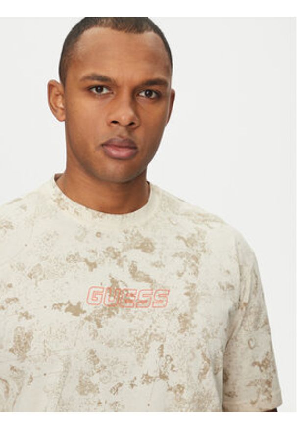 Guess T-Shirt Z5GI01 I3Z14 Brązowy Regular Fit. Kolor: brązowy. Materiał: bawełna