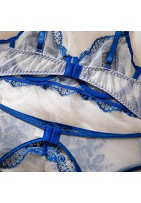 Intica - Komplet bielizny z haftem na specjalne okazje Apolonia. Kolor: niebieski. Materiał: tkanina, materiał, skóra. Wzór: haft #6