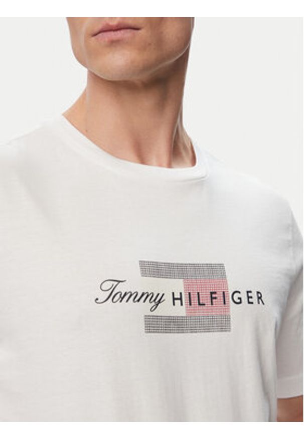 TOMMY HILFIGER - Tommy Hilfiger T-Shirt MW0MW43226 Biały Regular Fit. Kolor: biały. Materiał: bawełna
