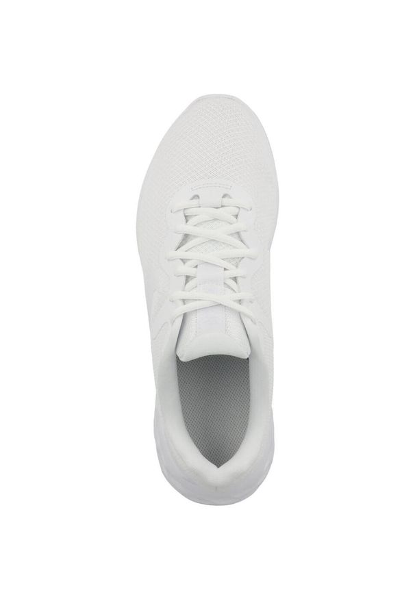 Buty do biegania męskie Nike Revolution 6 NN. Zapięcie: sznurówki. Kolor: biały, wielokolorowy. Materiał: materiał, tkanina, syntetyk. Szerokość cholewki: normalna. Model: Nike Revolution