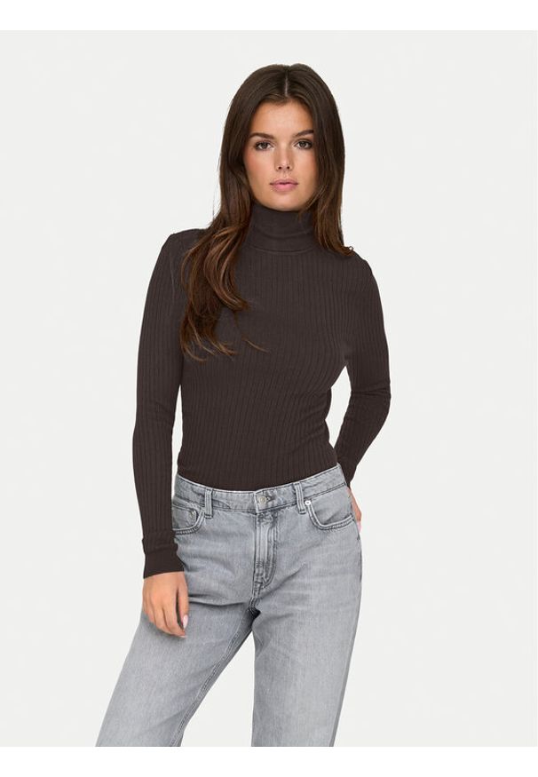 only - ONLY Golf Karol 15165075 Brązowy Slim Fit. Typ kołnierza: golf. Kolor: brązowy. Materiał: wiskoza