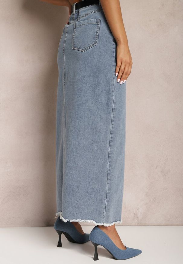 Renee - Niebieska Spódnica Jeansowa Maxi z Paskiem Mullese. Stan: podwyższony. Kolor: niebieski. Materiał: jeans. Styl: klasyczny