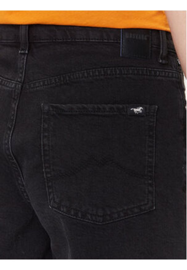 Mustang Szorty jeansowe Jodie 1016562 Czarny Regular Fit. Kolor: czarny. Materiał: bawełna