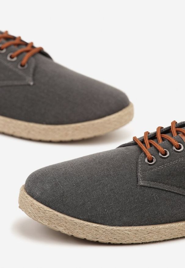 Born2be - Czarne Trampki w Klasycznym Stylu Liliore. Okazja: na co dzień, na spotkanie biznesowe, do pracy, na spacer. Kolor: czarny. Materiał: jeans. Styl: klasyczny