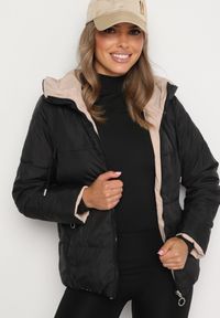 Born2be - Ciemnobeżowa Dwustronna Kurtka Pikowana Ozdobiona Sznurkami Mivvena. Okazja: na co dzień. Kolor: beżowy. Materiał: jeans. Długość rękawa: długi rękaw. Długość: długie. Wzór: aplikacja. Styl: elegancki, casual #3