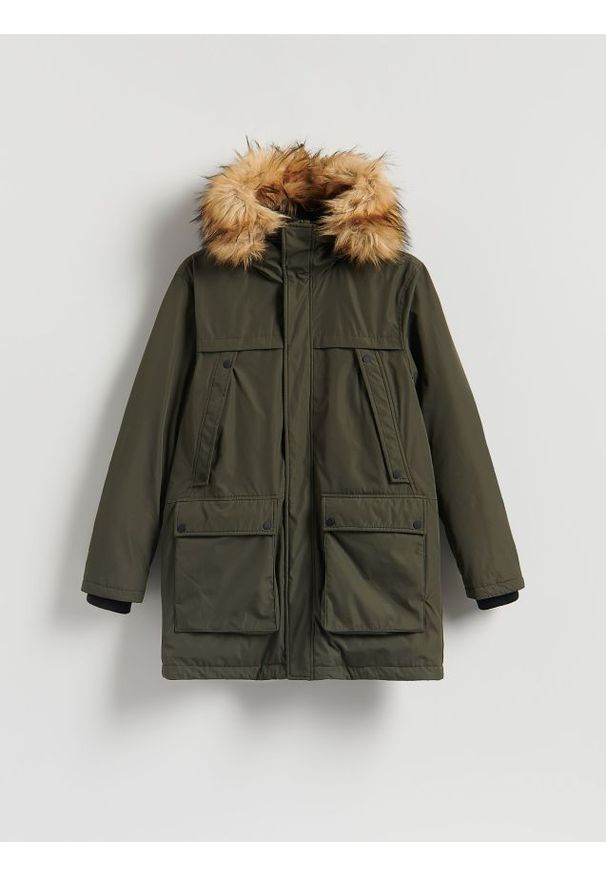 Reserved - Kurtka parka z kapturem - ciemnozielony. Typ kołnierza: kaptur. Kolor: zielony. Materiał: tkanina. Wzór: gładki
