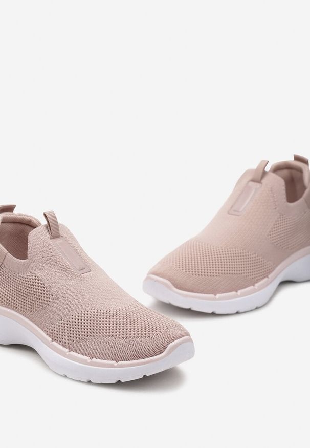 Born2be - Różowe Wsuwane Buty Sportowe z Elastyczną Cholewką Delillahe. Zapięcie: bez zapięcia. Kolor: różowy. Materiał: materiał. Szerokość cholewki: normalna